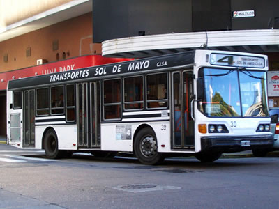 BA - Recorrido colectivo linea 4 de la ciudad de Buenos Aires (Costanera Sur - Liniers - Lomas del Mirador - Correo Central)